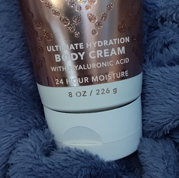 NWT!! Bath & Body Works PURE WONDER Body Cream 8oz - Picture 3 of 5